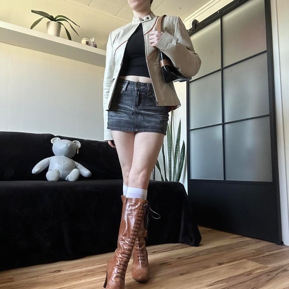 Early 2000s Glamorous Grey Faded Mini Skirt - Picture 3 of 7